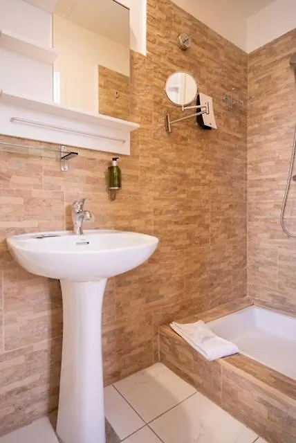 Hotel Le Castellamar Sainte-Maxime 3*,