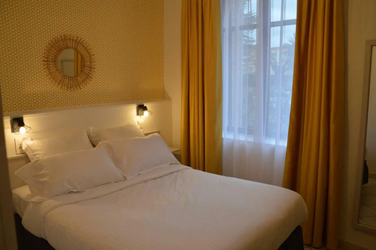 Hotel Le Castellamar Sainte-Maxime 3*,  France