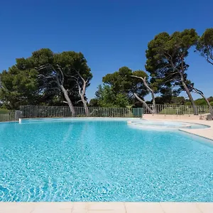 Madame Domaine Du Provence Country Club Service Premium **** Saumane-de-Vaucluse